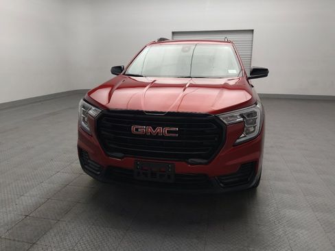 Used 2024 GMC Terrain SLE w/ Driver Convenience Package FWD image 15