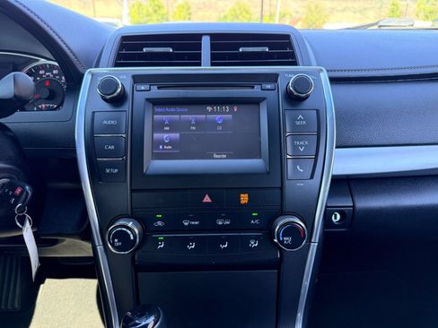 Used 2015 Toyota Camry SE FWD image 15