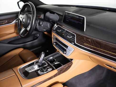 Used 2022 BMW 750i xDrive w/ Executive Package AWD/4WD image 33