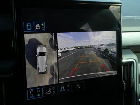 Certified 2025 GMC Yukon Denali image 7