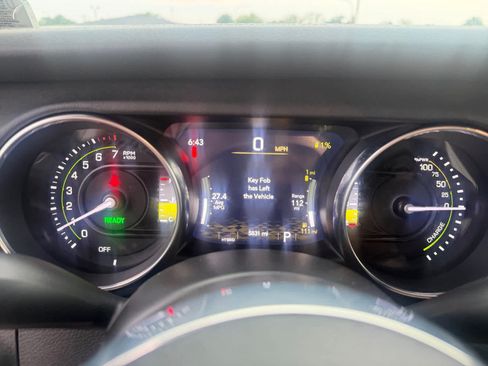 Used 2023 Jeep Wrangler Unlimited Sahara w/ Cold Weather Group AWD/4WD image 15