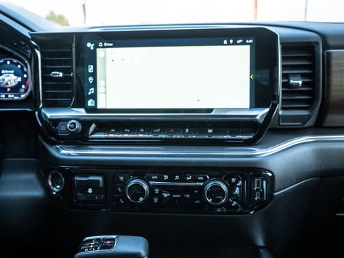 Used 2023 Chevrolet Silverado 1500 High Country image 15