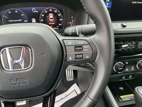 Used 2025 Honda Accord Sport image 30