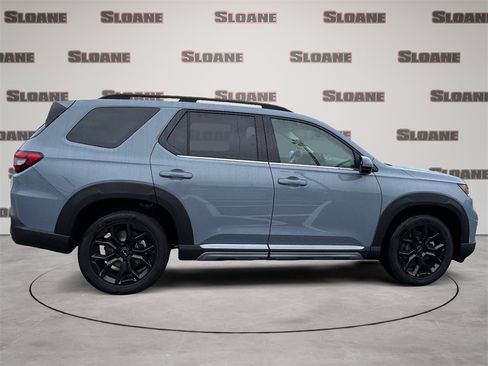 New 2025 Honda Pilot Touring image 6