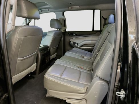 Used 2019 Chevrolet Suburban LT image 29