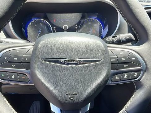 Used 2025 Chrysler Pacifica Select FWD image 22