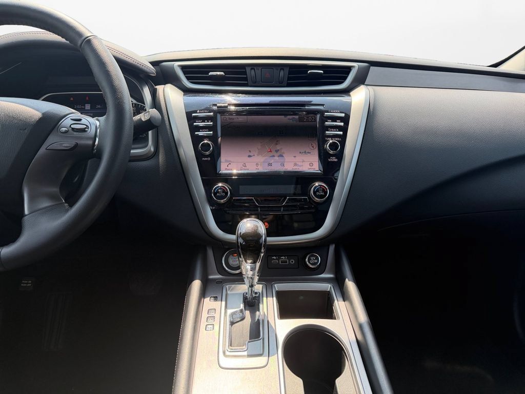 Used 2024 Nissan Murano SV AWD/4WD image 11