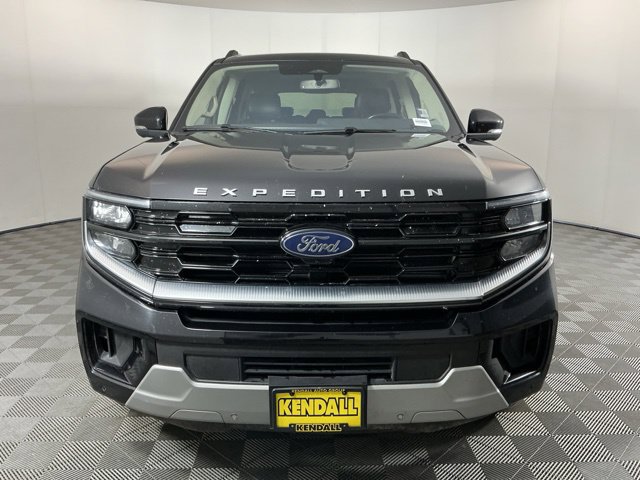 Used 2025 Ford Expedition Max Platinum AWD/4WD image 2