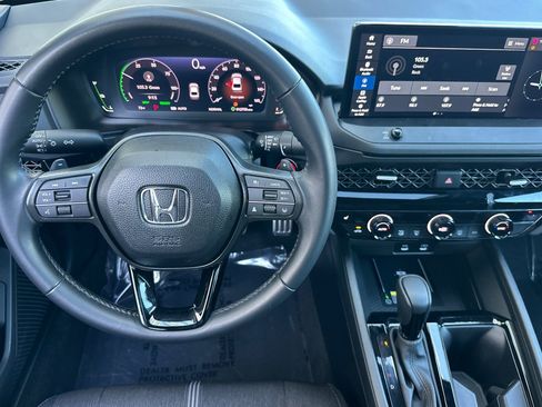 Used 2025 Honda Accord Sport image 28