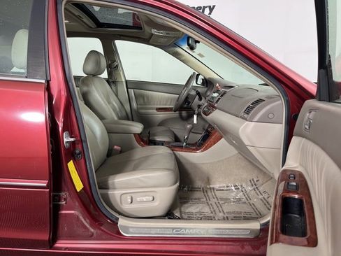 Used 2005 Toyota Camry XLE image 29