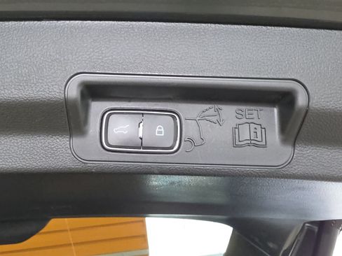 Used 2023 Ford Explorer XLT w/ Equipment Group 202A AWD/4WD image 36
