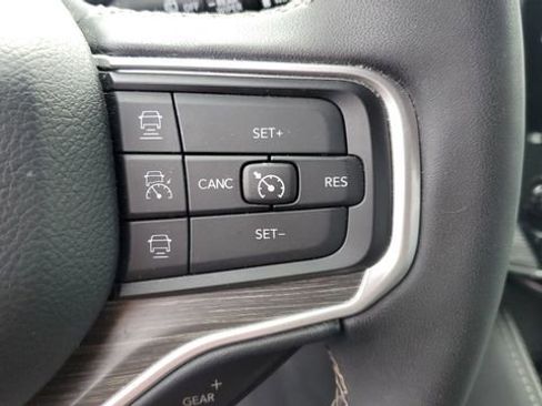 Certified 2024 Jeep Wagoneer Series II w/ Convenience Group I image 15