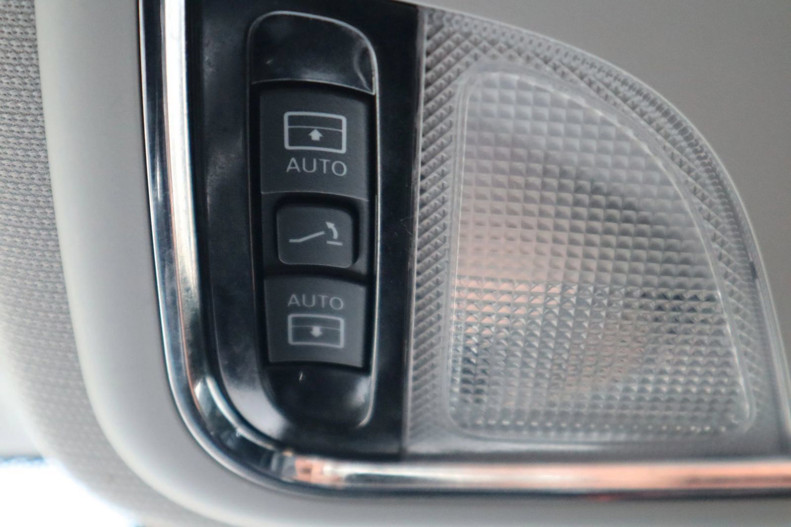 Used 2021 Jeep Cherokee Latitude Lux w/ Sun & Sound Group FWD image 34