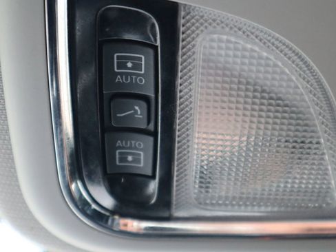 Used 2021 Jeep Cherokee Latitude Lux w/ Sun & Sound Group FWD image 34
