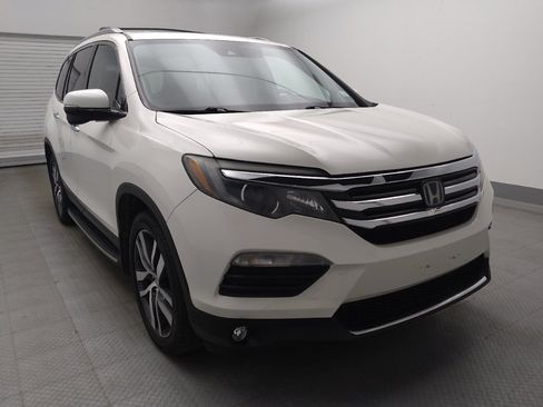 Used 2018 Honda Pilot Touring image 13