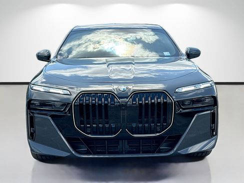 New 2026 BMW 760i xDrive w/ Executive Package AWD/4WD image 8