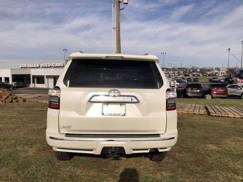 Used 2021 Toyota 4Runner Limited image 10