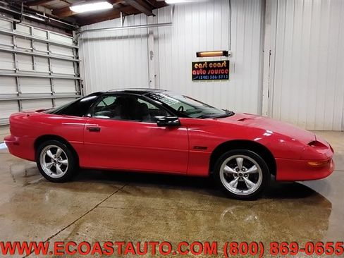 Used 1994 Chevrolet Camaro Z28 RWD image 2