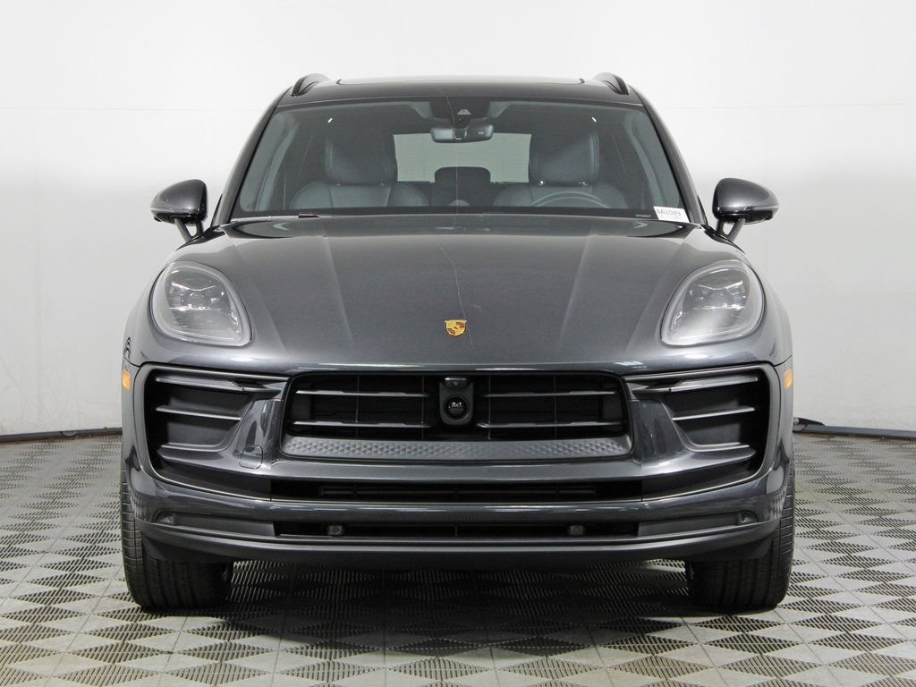Certified 2026 Porsche Macan AWD/4WD image 10