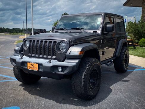 Used 2020 Jeep Wrangler Sport AWD/4WD image 16