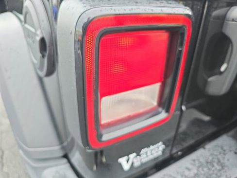 Used 2024 Jeep Wrangler Sport S image 37