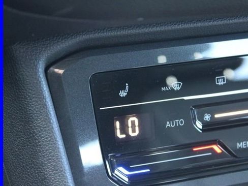 Used 2024 Volkswagen Tiguan SE R-Line image 41