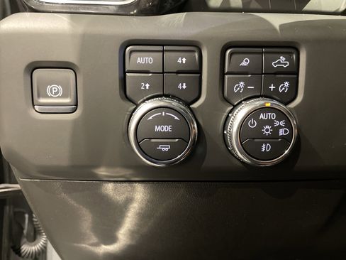 Used 2025 GMC Sierra 2500 Denali Ultimate image 22