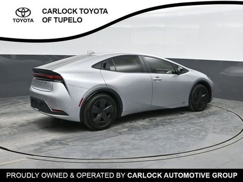 Used 2024 Toyota Prius XLE image 3