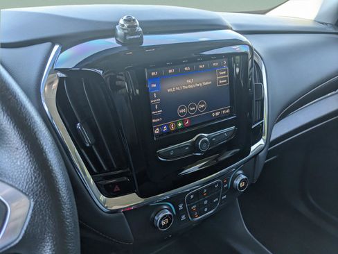 Used 2020 Chevrolet Traverse LS w/ LPO, Black Accent Package FWD image 24