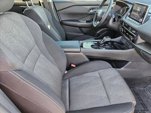 Used 2025 Nissan Rogue SV image 19