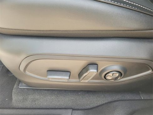 New 2026 Chrysler Pacifica Limited image 40