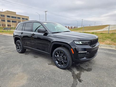 New 2025 Jeep Grand Cherokee Limited image 1