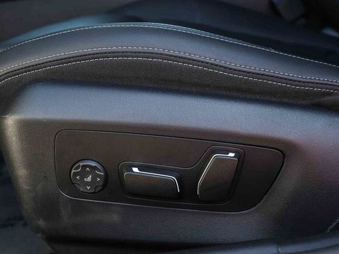 Used 2025 BMW i5 eDrive40i w/ M Sport Package image 21