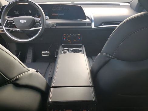 New 2026 Cadillac Vistiq Sport image 23