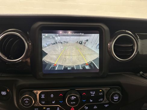 Used 2022 Jeep Wrangler Unlimited Rubicon w/ Xtreme Recon 35" Tire Package image 25