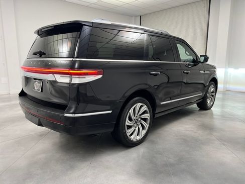 Used 2024 Lincoln Navigator Reserve AWD/4WD image 9