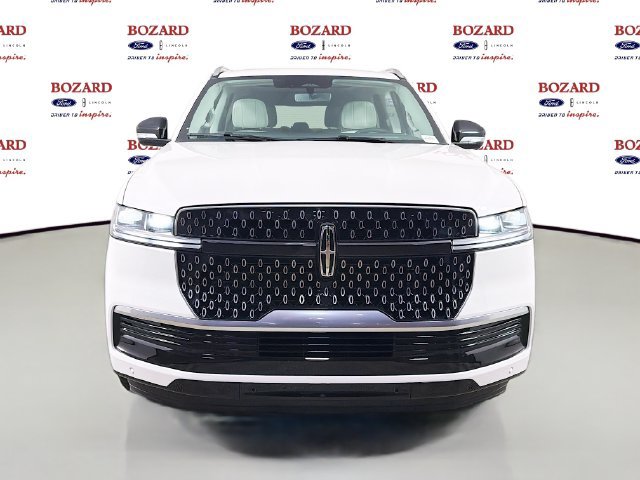 New 2026 Lincoln Navigator Reserve AWD/4WD image 2