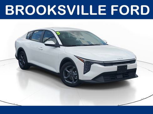 Used 2025 Kia K4 LXS image 1