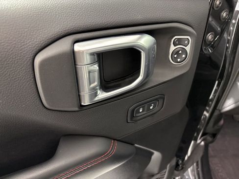 Used 2024 Jeep Wrangler Unlimited Rubicon image 24