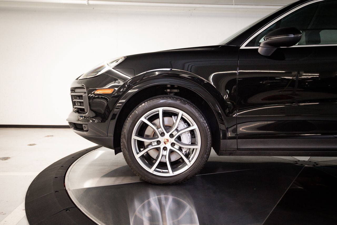 Certified 2023 Porsche Cayenne AWD/4WD image 11