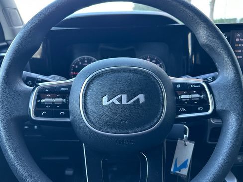 Used 2022 Kia Sorento LX image 20