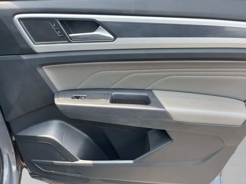 Used 2021 Volkswagen Atlas Cross Sport SE w/ Panoramic Sunroof Package FWD image 23