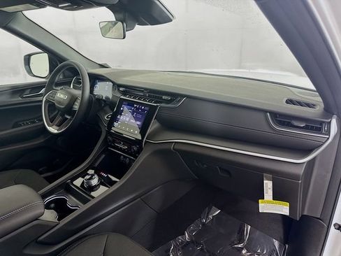 New 2025 Jeep Grand Cherokee Laredo image 26