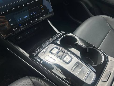 Certified 2024 Hyundai Tucson Limited AWD/4WD image 15