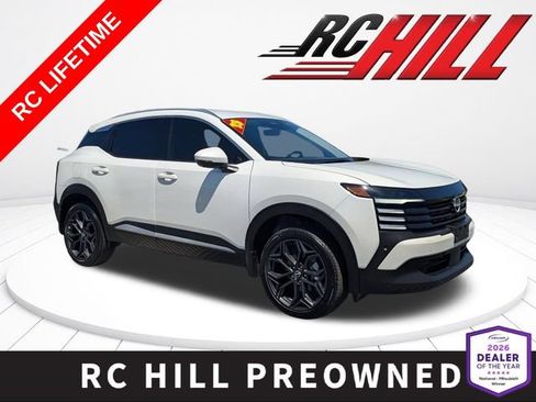 Used 2025 Nissan Kicks SR FWD image 1