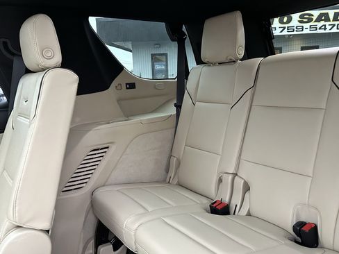 Used 2021 Cadillac Escalade Premium Luxury w/ Driver Assist Tech Package image 30