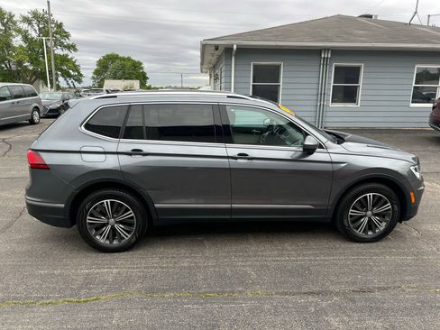 Used 2018 Volkswagen Tiguan SEL AWD/4WD image 3