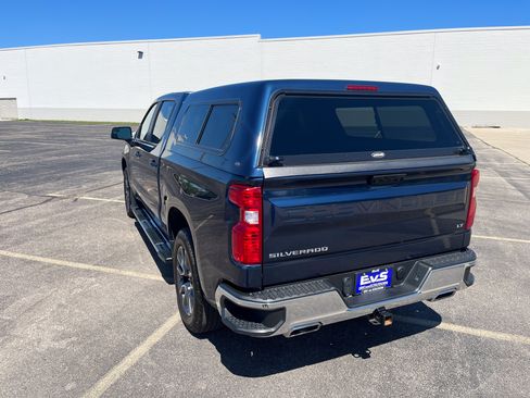 Used 2022 Chevrolet Silverado 1500 LT AWD/4WD image 4