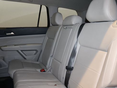 Used 2021 Volkswagen Atlas SEL image 16