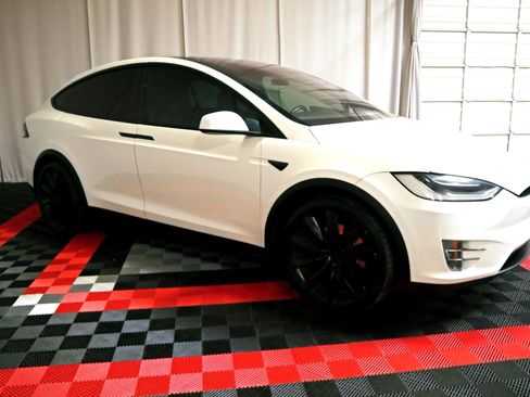 Used 2017 Tesla Model X 100D AWD/4WD image 5